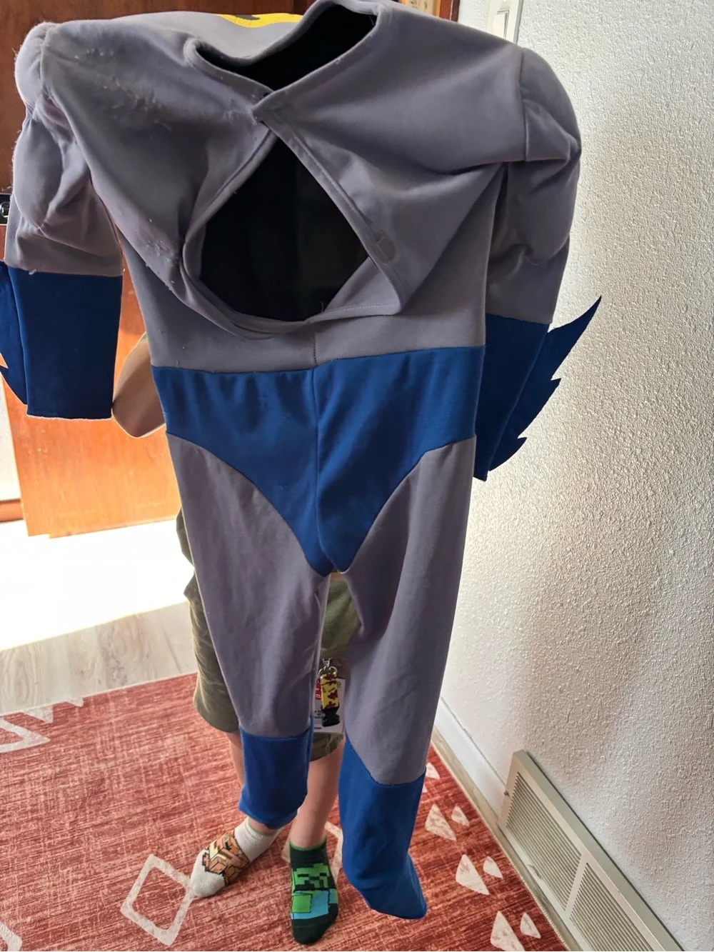 Kids Batman costume toddler size 4/5 no mask